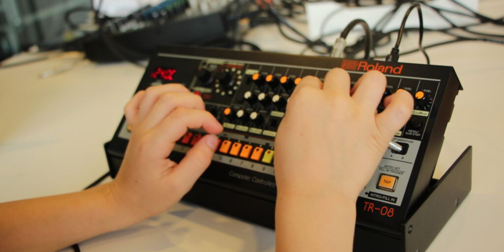 kinder_synthi_ws, &copy; ligeti zentrum