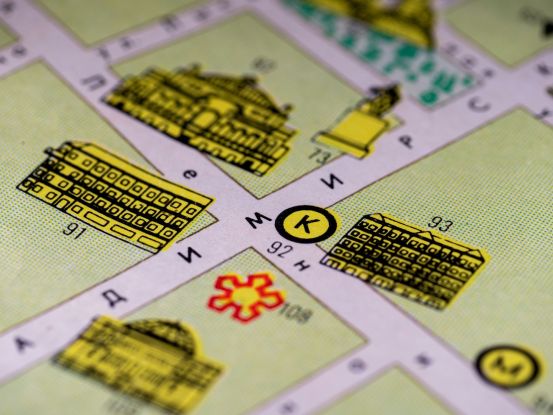 Sommerferienprogramm f&uuml;r Jugendliche: Stadtrallye Mr. X, &copy; unavailable_parts auf unsplash.com