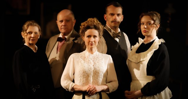 GASLIGHT, © English Theatre