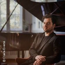 Chopin Pur - Klavierabend Burak Cebi, © links im Bild
