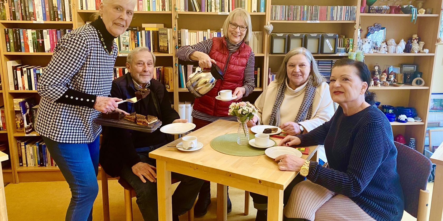 Flohmarktcaf&eacute;, &copy; Renate Endrulat