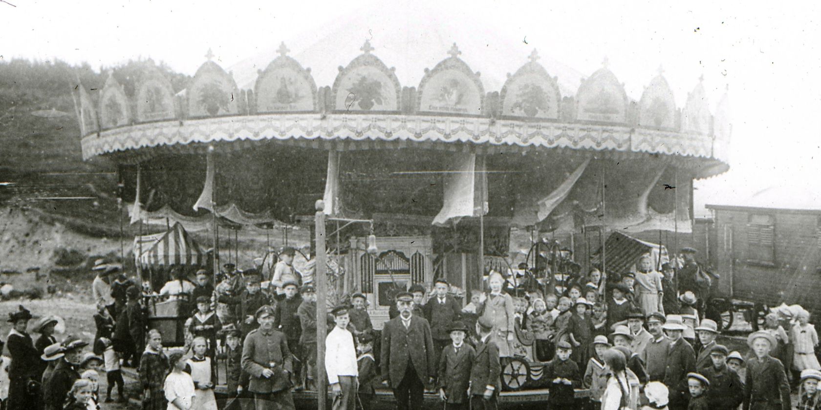 Sondrausstellung "Vom Krammarkt zum Jahrmarkt", &copy; 1919_Pferdekarussell Altm&ouml;lln.JPG