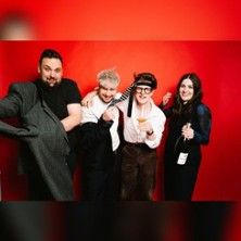 Stand Up Komitee, &copy; links im Bild