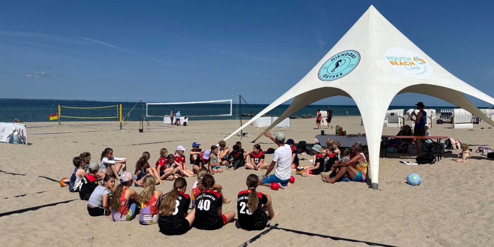 Volleyball training from 12-17Y, &copy; TSNT GmbH