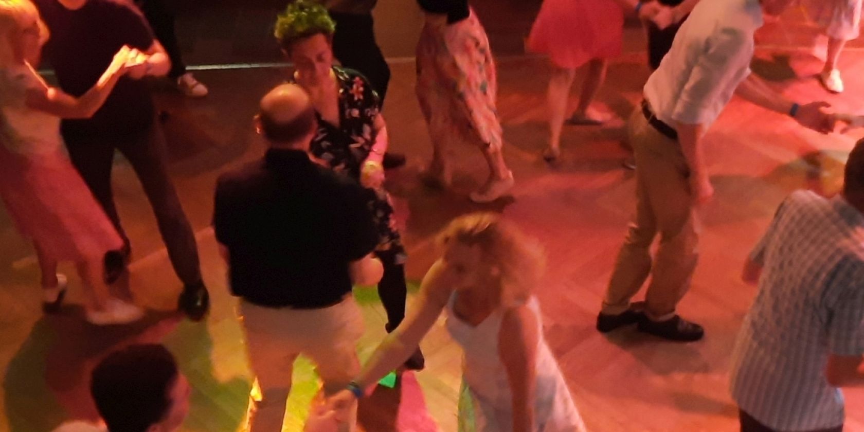 LOLA Swingt, &copy; LOLA