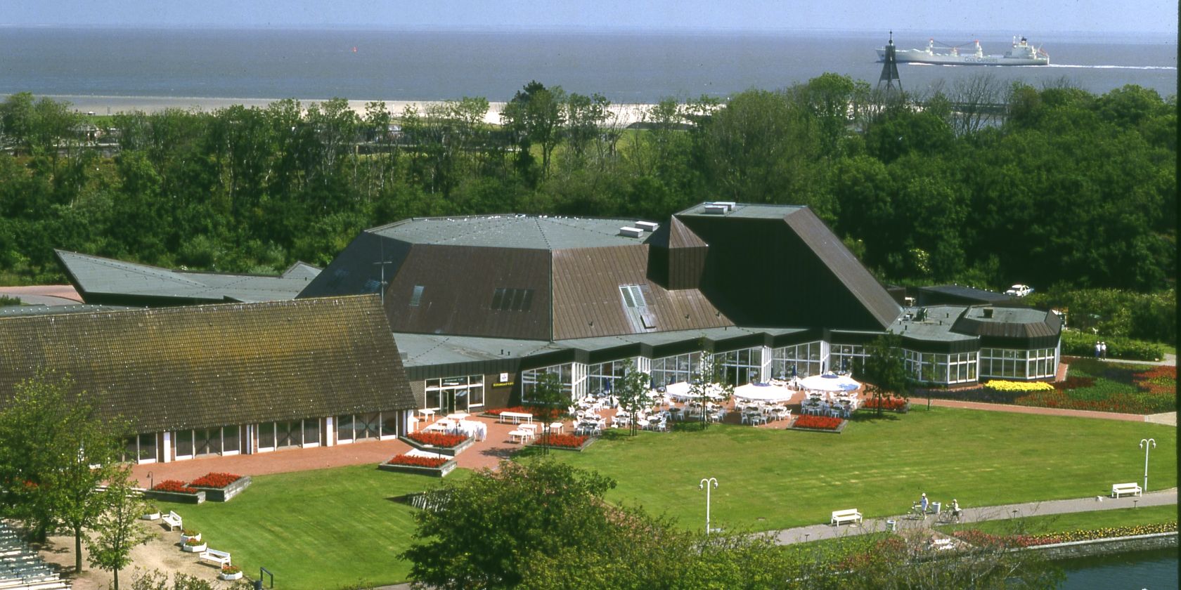 Kugelbake-Halle mit Kurpark, © Nordseeheilbad Cuxhaven GmbH