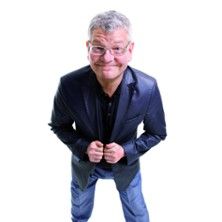 Werner Koczwara - Am 8. Tag schuf Gott den Rechtsanwalt, &copy; links im Bild