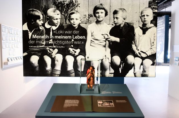 2205DmZZ374, © Michael Zapf