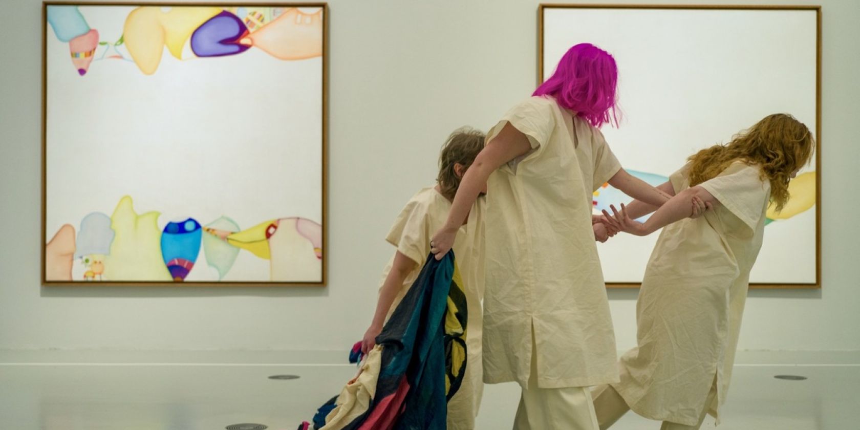 Performance: BACKSTAGE &raquo;Pink Feeling Blue&laquo;, &copy; &copy; Courtesy of Huguette Caland Estate and LACMA, Los Angeles