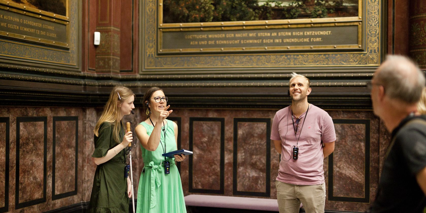 Kunst anders wahrnehmen: Dialogische Führungen für Menschen mit und ohne Sehbehinderung, © Dialogische Führung, © Hamburger Kunsthalle, Foto: Vera Drebusch
