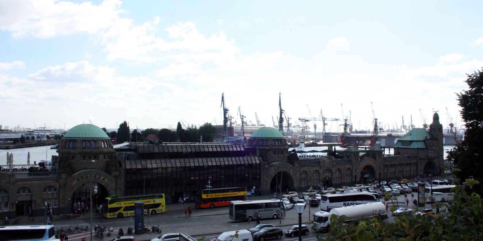 St. Pauli Landungsbr&uuml;cken, &copy; Ann-Katrin Weber