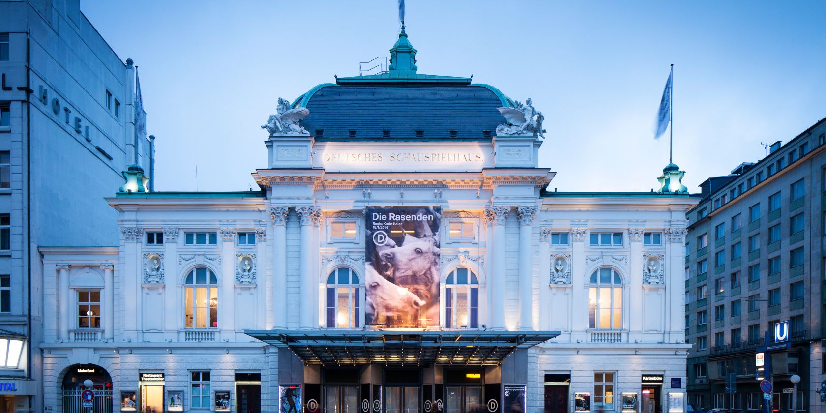 Deutsches Schauspielhaus bei D&auml;mmerung, &copy; Katrin Trautner
