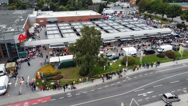 Flohmarkt bei Famila in Elmshorn, © www.Nord-Flohmarkt.de