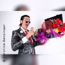 Comedy-BINGO! mit RICARDO M., &copy; links im Bild