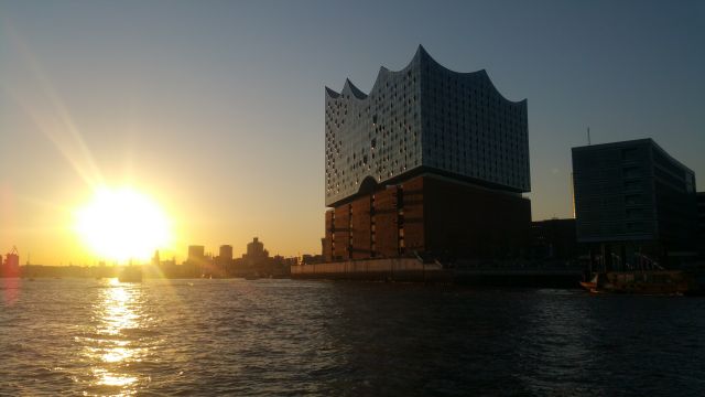 Hafen Hamburg Abendstimmung Sonnenuntergang DÄmmerung (2), © Bergedorfer Schifffahrtslinie Buhr GmbH