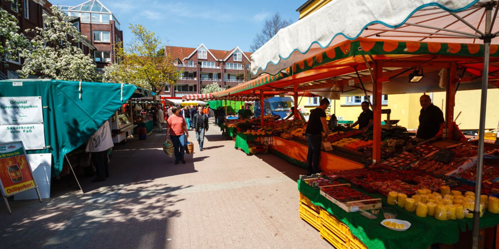 Wochenmarkt in der Alten Elbgaustra&szlig;e, &copy; Bezirksamt Eimsb&uuml;ttel