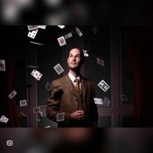 Pit Hartling wirkt Wunder - Stand Up Zauberkunst, &copy; links im Bild