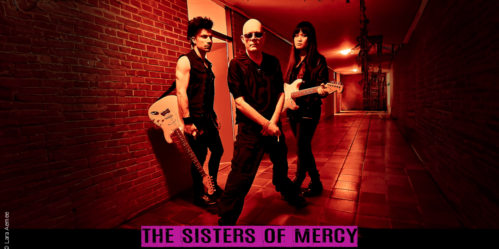 The Sisters of Mercy, &copy; links im Bild