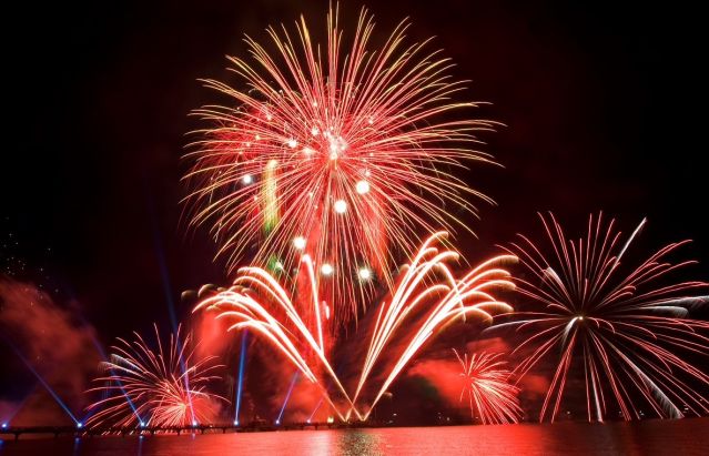 funkelndes Feuerwerk, &copy; Christian Hartmann
