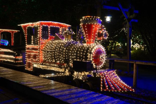 Eine Fahrt mit dem beleuchteten HANSA-PARK-Express ist ein Must Have!, &copy; &copy; HANSA-PARK