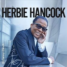 Herbie Hancock, © links im Bild