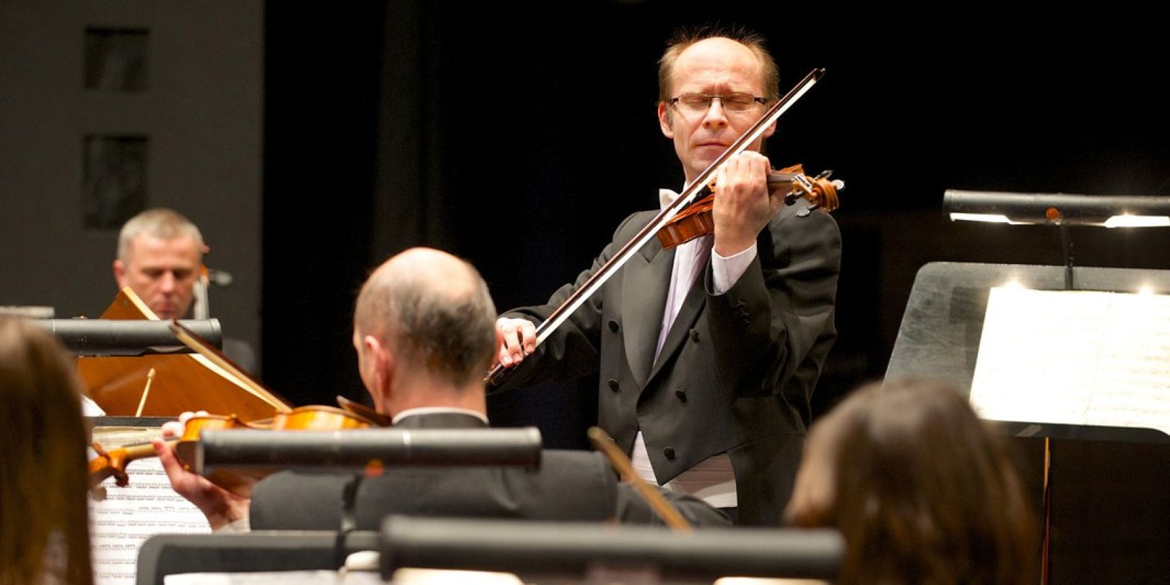 Tschechische Kammerphilharmonie Prag / Martin Kos / Petr Chromč&aacute;k, &copy; HTK GmbH & Co. KG