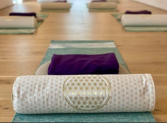 YIN YOGA bei THE JORK &ndash; Deine Barfu&szlig;oase der Achtsamkeit - Yin Yoga mit Tiziana, &copy; The Jork