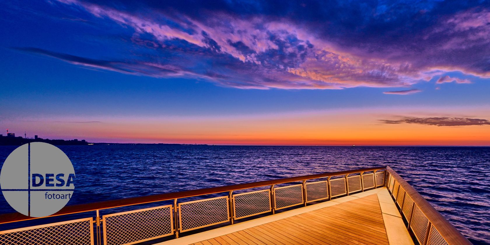 Seebr&uuml;cke vor Sonnenaufgang, &copy; Detlev Sarau / DESAfotoart