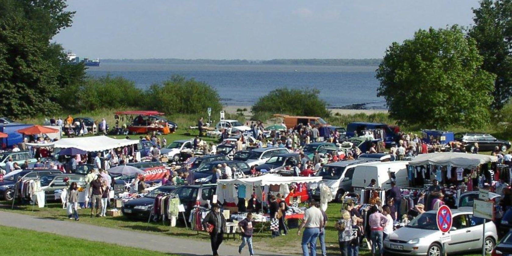 Flohmarkt Krautsand, © Karin Mietzner