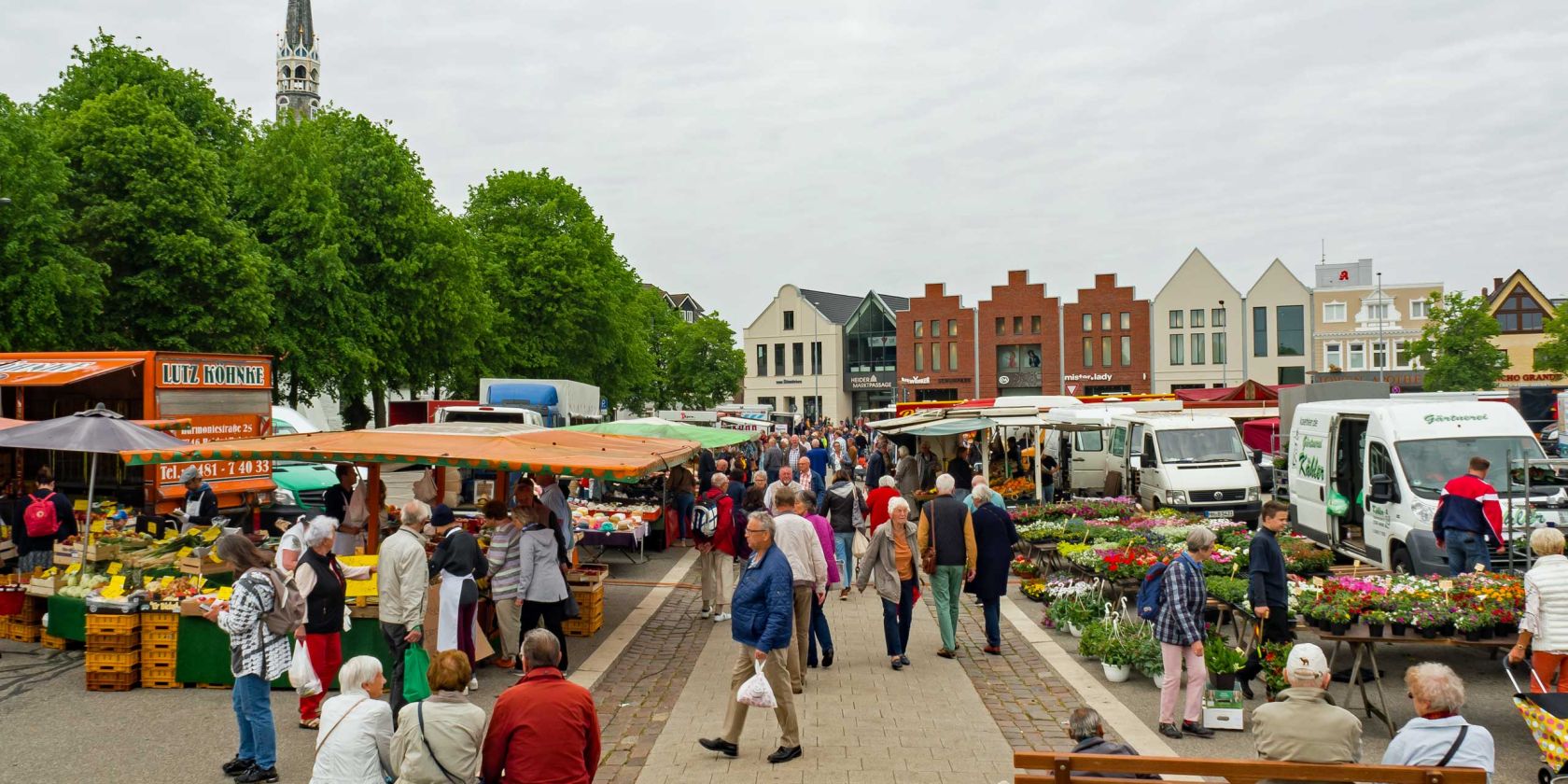 Traditioneller Wochenmarkt, Heide, © Marit Peters