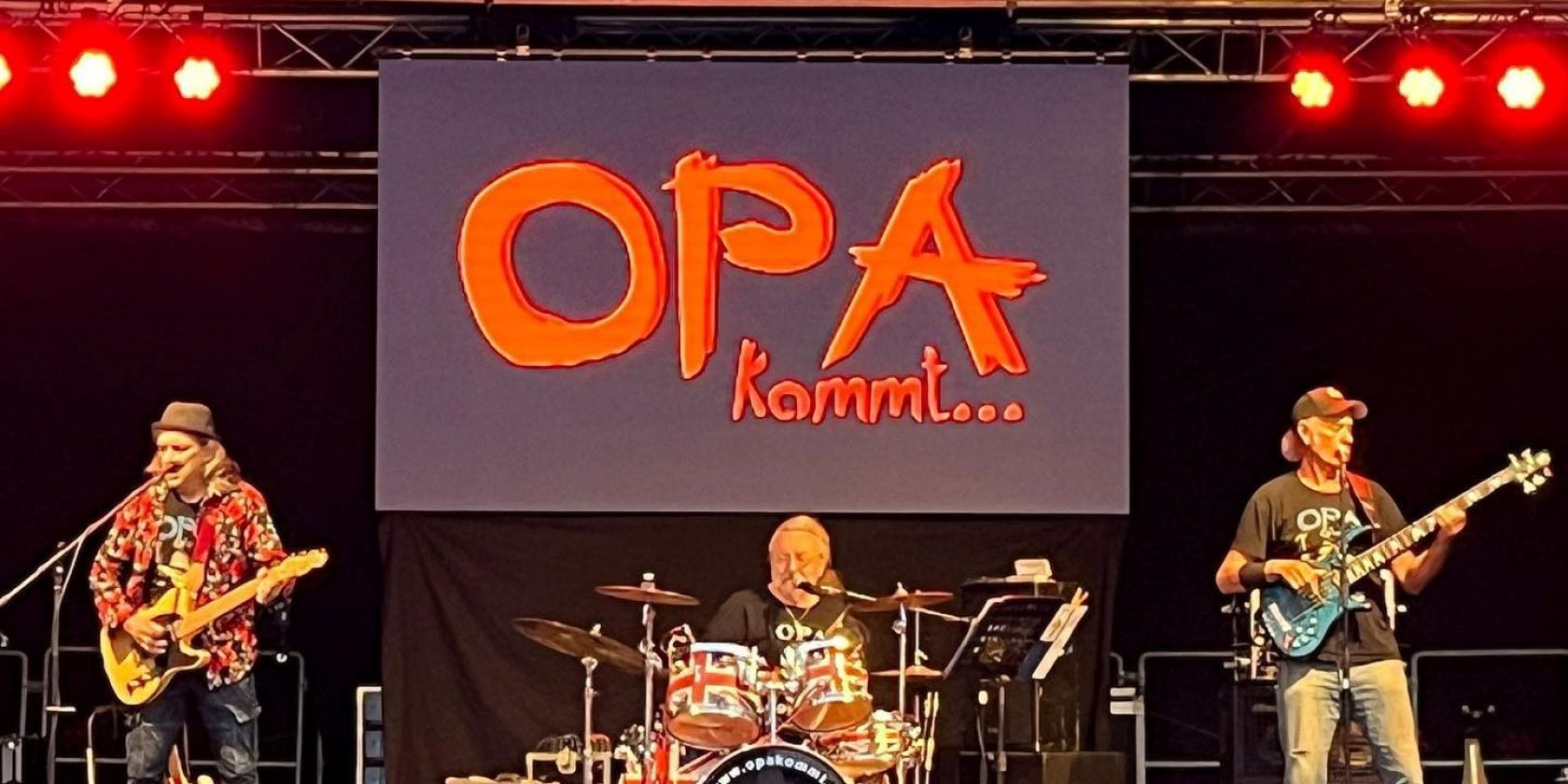 , © Opa