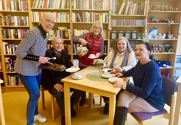 Flohmarktcaf&eacute;, &copy; Renate Endrulat