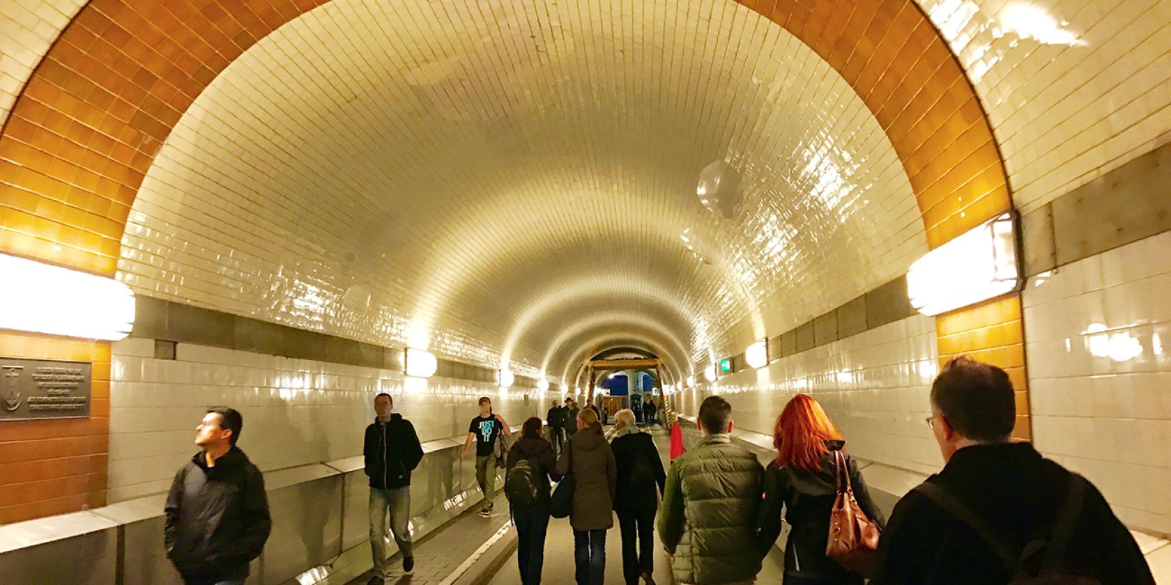 sankt-pauli-elbtunnel-sebastian-weber-rosinenfischer-hamburg, &copy; Sebastian Weber