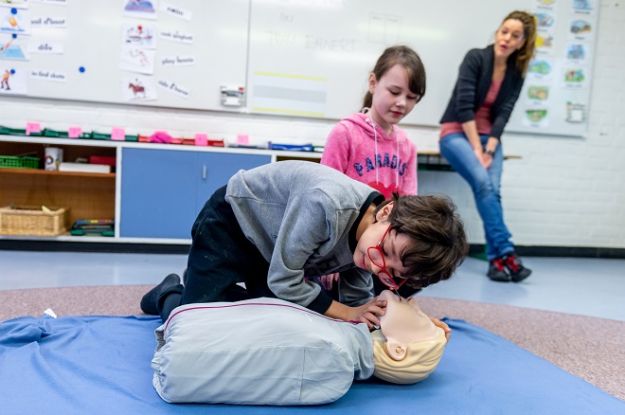 F&uuml;r Schulklassen: Leben retten lernen!, &copy; Herzretter