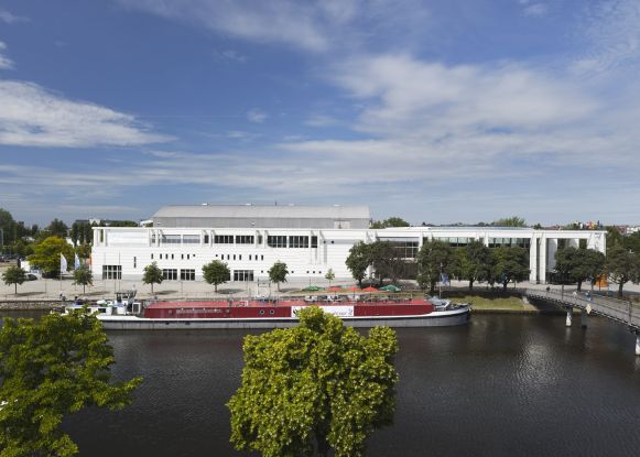 Musik- und Kongre&szlig;halle L&uuml;beck von au&szlig;en, &copy; Musik- und Kongre&szlig;halle L&uuml;beck / Roman Mensin