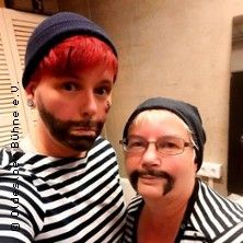 Die Hai-O-Peis & der Shanty-Chor kommen, © links im Bild