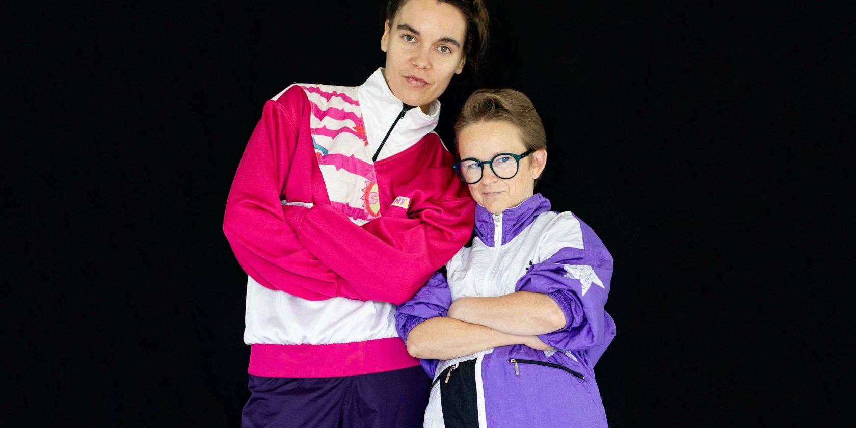 Zwei Menschen umarmen sich., © Dawid Ścigalski