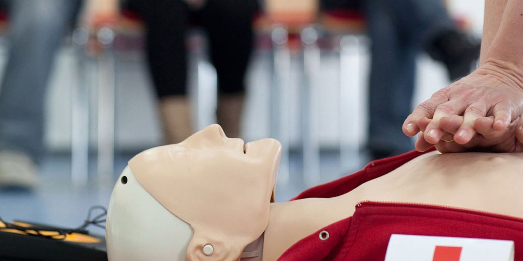 Bild 2, © https://www.drk-hamburg.de/angebote/bevoelkerungsschutz-und-rettung/erste-hilfe.html