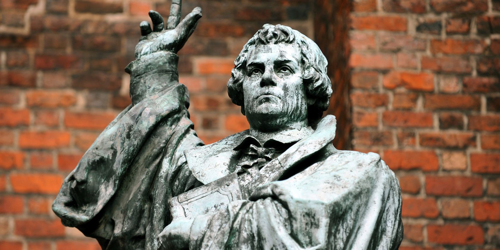 Das Lutherdenkmal an der Marktkirche in Hannover (Foto aus 2011), &copy; Jens Schulze / fundus-medien.de