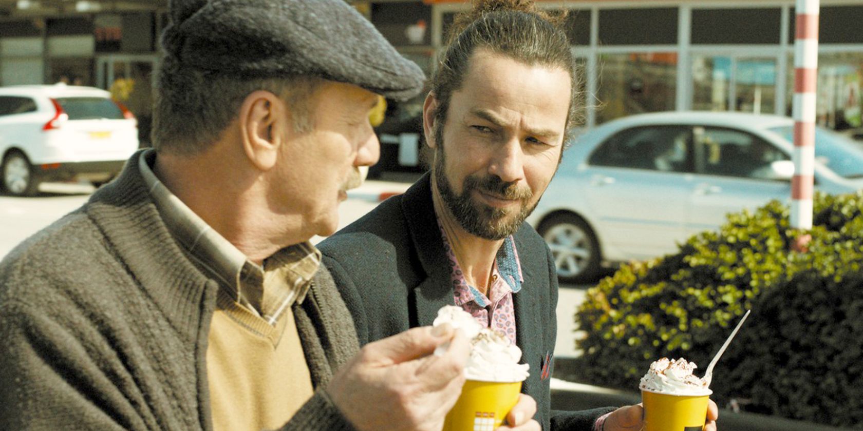 WAJIB - Capuccino, © mec-film