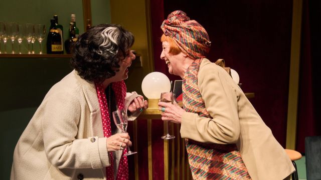 Kribbeln in&acute;n Buuk &ndash; Der Himmel voller Geigen - Ohnsorg Theater, &copy; Oliver Fantitsch