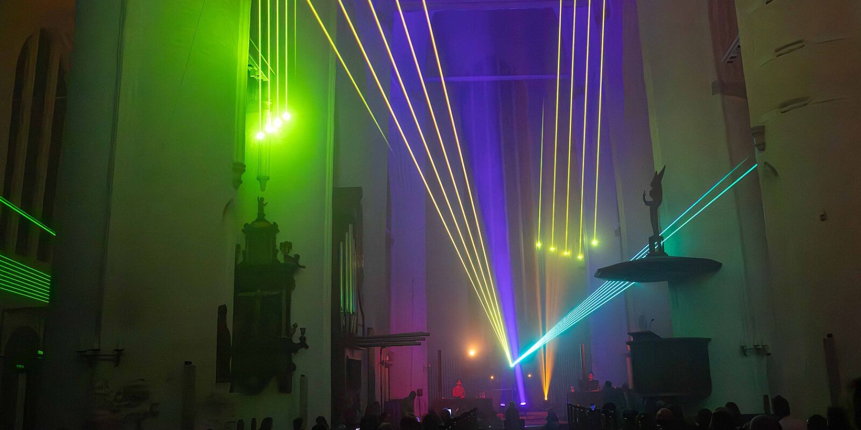 Beats und Laser - Abstrait in St. Katharinen, &copy; Nacht der Kirchen