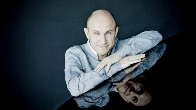 Symphoniker Hamburg / Nelson Goerner / Sylvain Cambreling, &copy; Marco Borggreve