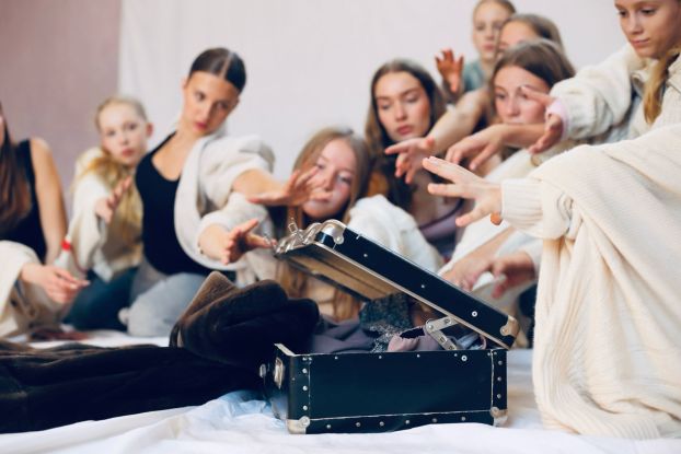 Tanztheater ICH: Zwischen Heimat und Zuhause, &copy; DCF Hamburg e.V.