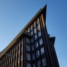 Kontorhausviertel, &copy; links im Bild