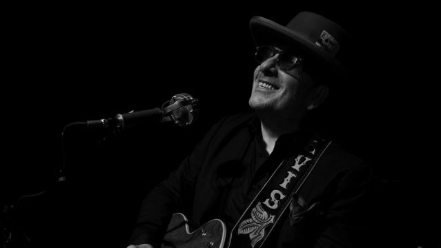 Elvis Costello & The Imposters mit Charlie Sexton, &copy; Ray di Pietro