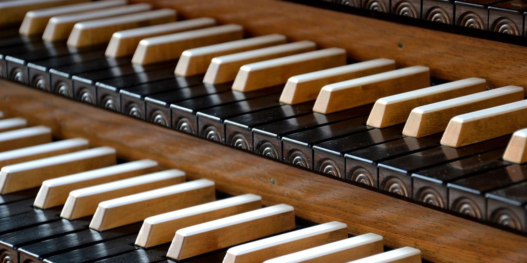 Orgelmusik, &copy; Bild von Rico auf Pixabay