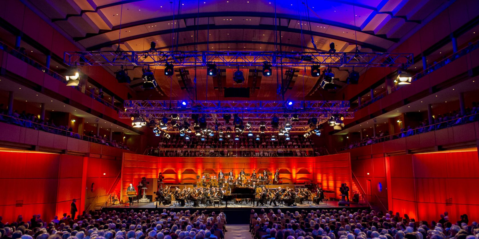 Musik- und Kongresshalle Konzertsaal, © Musik- und Kongresshalle