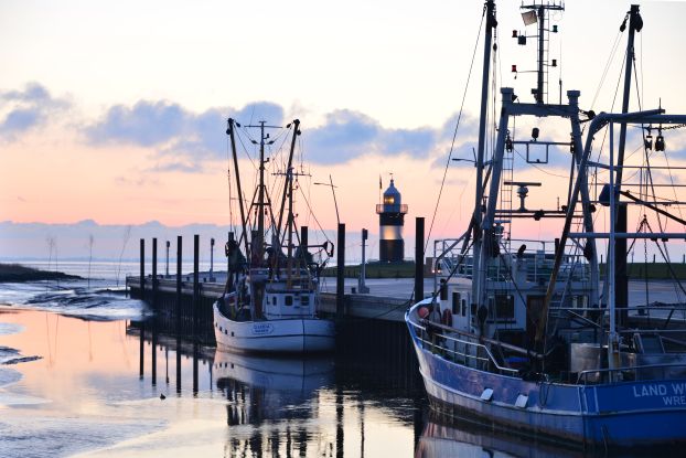Sonnenuntergang Watt Wremen Hafen Kutter (1), © B. Ulich