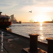 Sonntagmorgen Spezial zum Fischmarkt!, © links im Bild